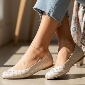 NWOB Badgley Mischka Crystal Embellished Satin Flats In Champagne Size 7